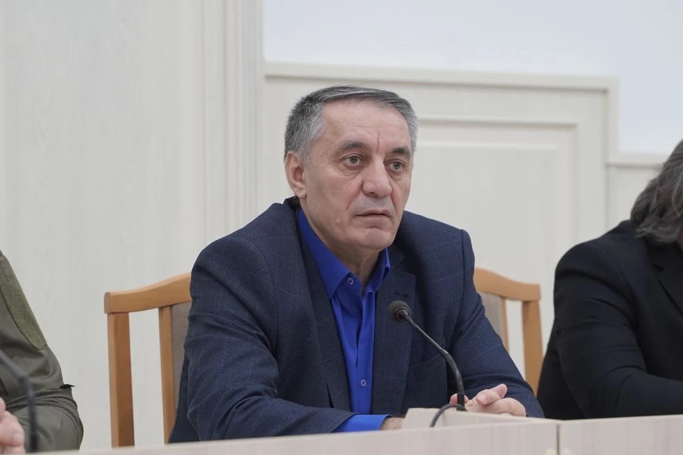 Абдурахман Махмудов провел выездное совещание по вопросу поддержки участников СВО в Кизилюрте